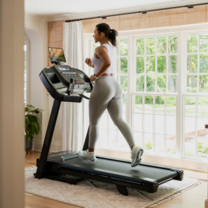 Horizon 7.0 AT Treadmill - Image 7